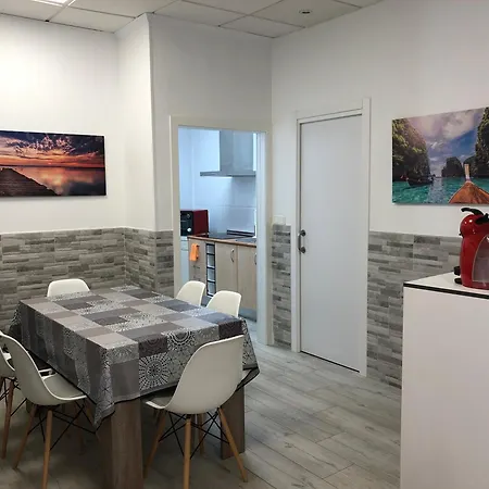 Milan Soria Luxury House شقة بينايدورم